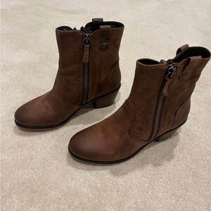 Steve Madden Leather Bootie, size 9